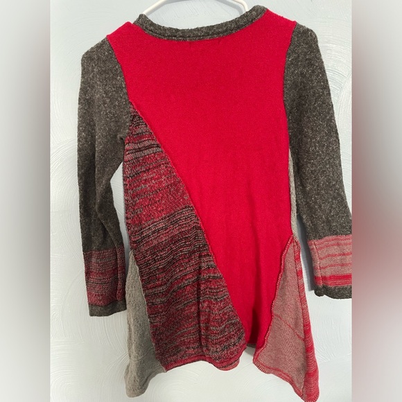Women’s Size Petite Small Style&Co Winter Red/Gray Sweater - Picture 3 of 3